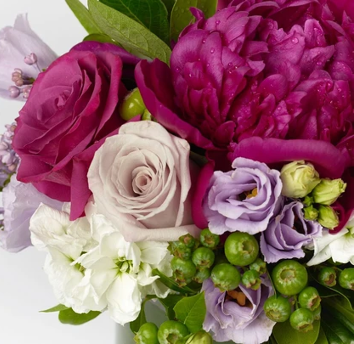 Arreglo de Rosas, Dalias y Lisianthus I TRIESTE