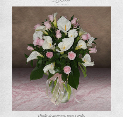 Arreglo floral de Diseñador en Alcatraces y rosas frescas | RIVERA - Envío de Arreglos florales Laurel Floristería