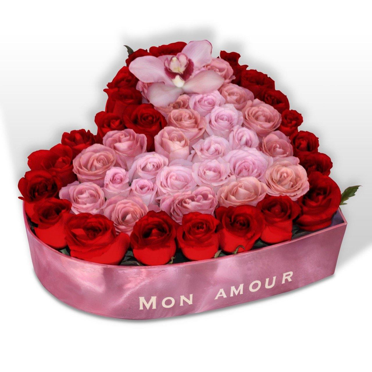 Corazón de 54 rosas Premium I BARDOT F-011 - Envío de Arreglos florales Laurel Floristería